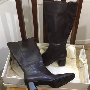 Great Looking Tall Shaft Leather Boot NIB